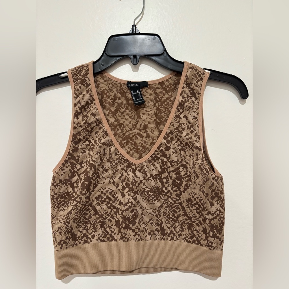 Forever 21 tank size medium/ Large